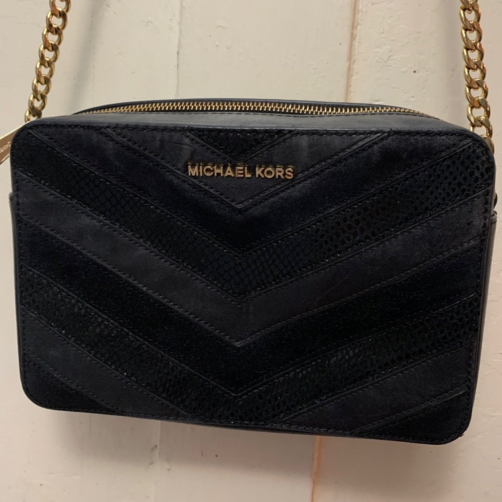 *SOLD* Michael Kors Jet Set Chevron Crossbody